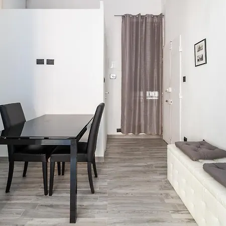 Mura Di Porta Castiglione 5 *